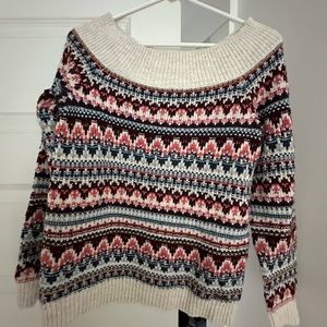 Abercrombie & Fitch boat neck / off-shoulder sweater.